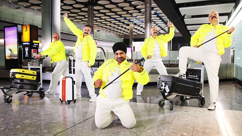 Работники крупнейшего аэропорта Европы по-особому отметили годовщину Фредди Меркьюри: видео Работники крупнейшего аэропорта Европы по-особому отметили годовщину Фредди Меркьюри: видео