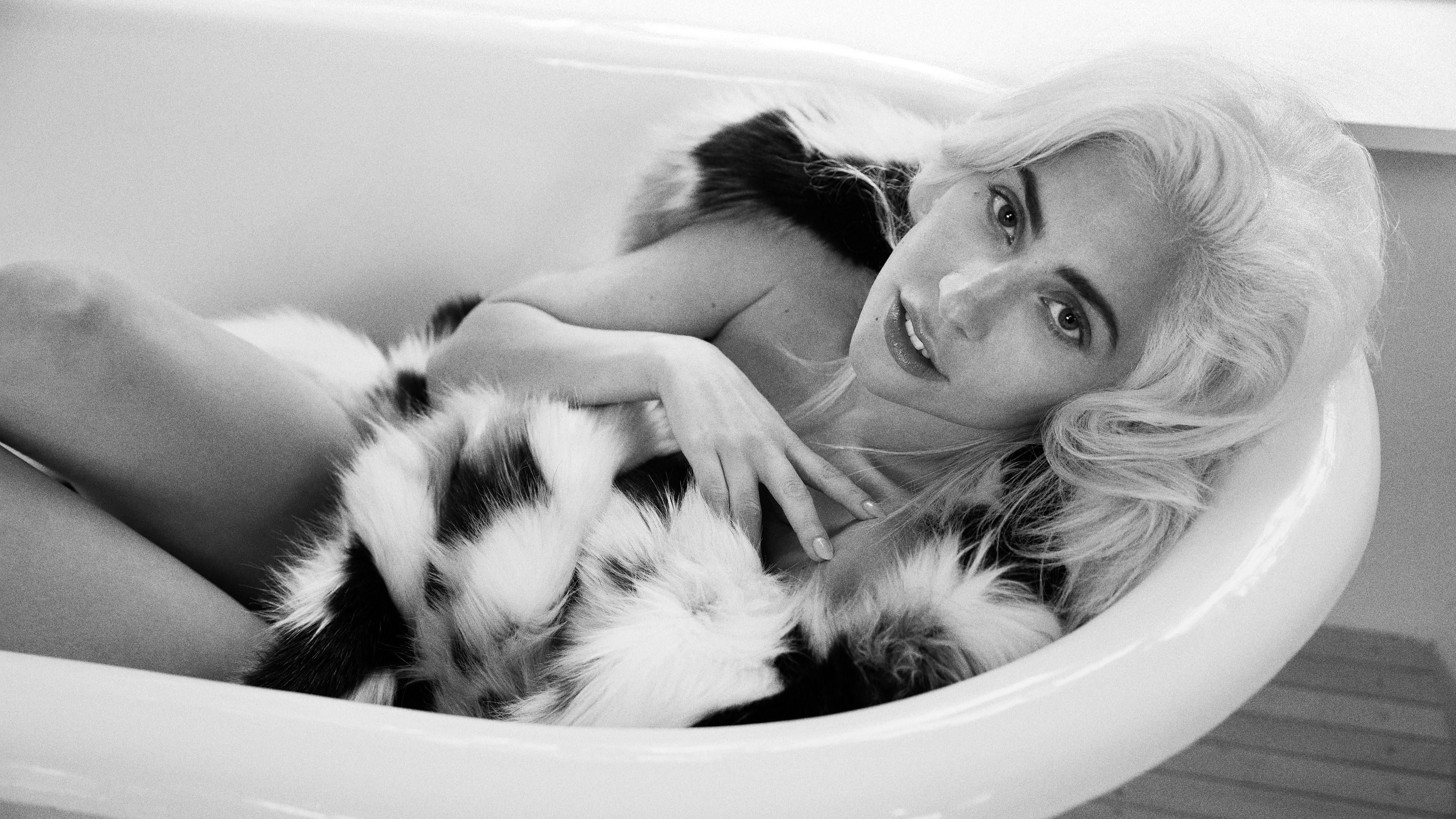 Леді Гага стала зіркою глянцю Vogue: оголеність в розкішних фото