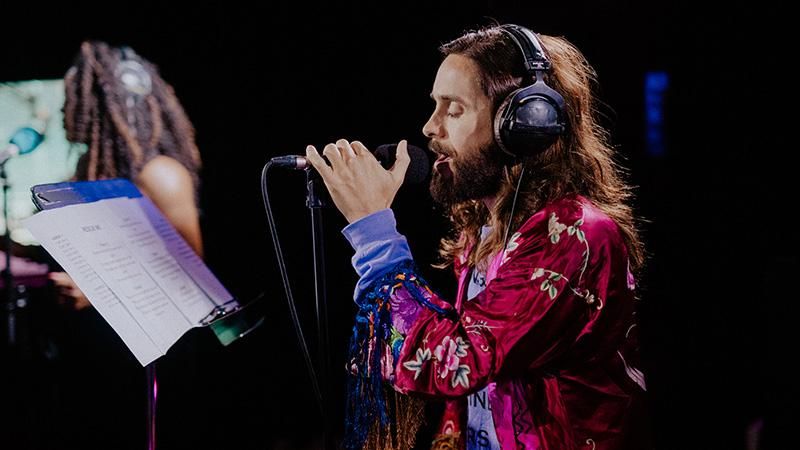 Співак Джаред Лето оригінально переспівав хіти 2018 року: ефектне відео виступу Співак Джаред Лето оригінально переспівав хіти 2018 року: ефектне відео виступу