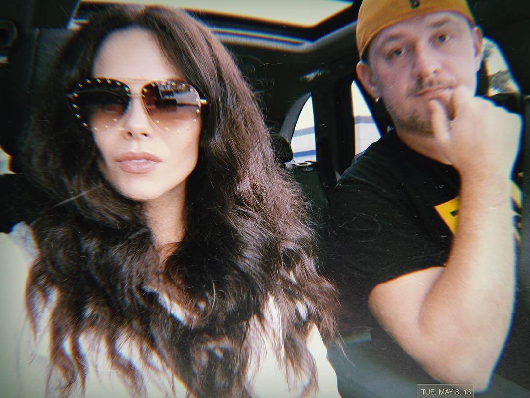 Потапа и Настю застукали за нежными объятиями - фото и видео Потапа и Настю застукали за нежными объятиями - фото и видео