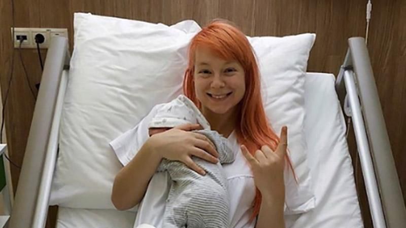 Светлану Тарабарову выписали из роддома: первые фото Светлану Тарабарову выписали из роддома: первые фото