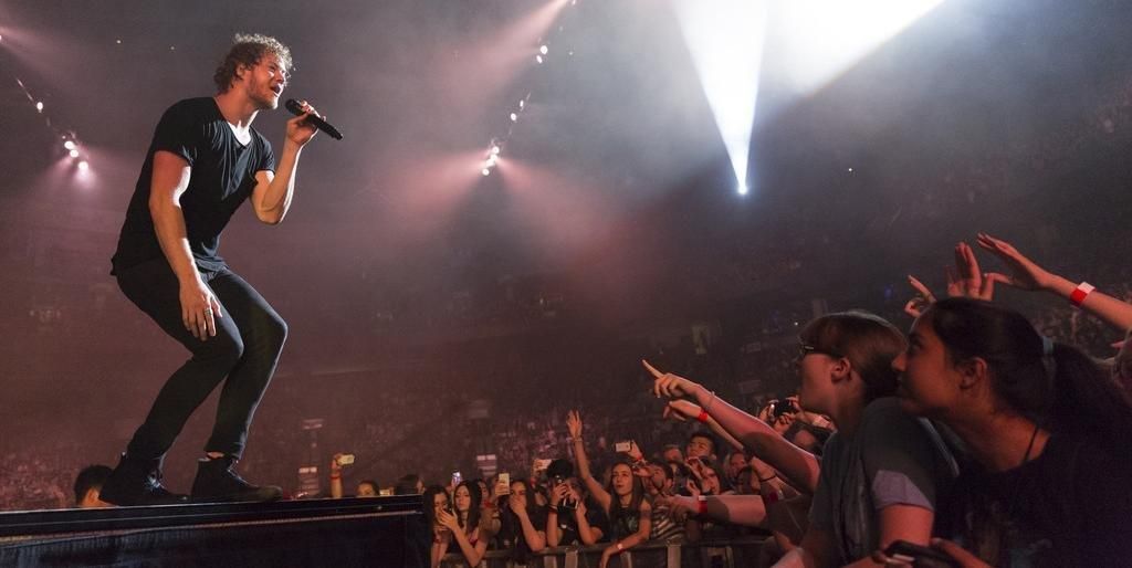 Афера на концерті Imagine Dragons у Києві: як продавали підроблені квитки фанатам Афера на концерті Imagine Dragons у Києві: як продавали підроблені квитки фанатам