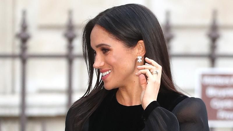 Меган Маркл вперше сама відвідала світський захід: промовисті фото Меган Маркл вперше сама відвідала світський захід: промовисті фото