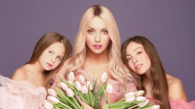 Дочь Оли Поляковой украсила обложку подросткового журнала: яркое фото Дочь Оли Поляковой украсила обложку подросткового журнала: яркое фото