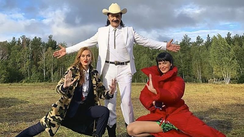 "Ангели" Зіброва: Даша Астаф'єва та Слава Камінська зірвали мережу кумедними фото "Ангели" Зіброва: Даша Астаф'єва та Слава Камінська зірвали мережу кумедними фото