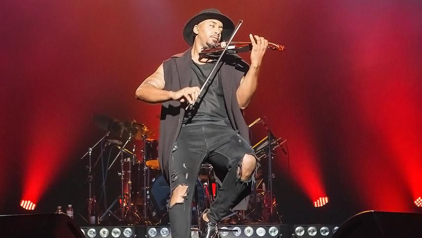 Знаменитый шоу-скрипач Дэмьен Эскобар едет в Украину Знаменитый шоу-скрипач Дэмьен Эскобар едет в Украину