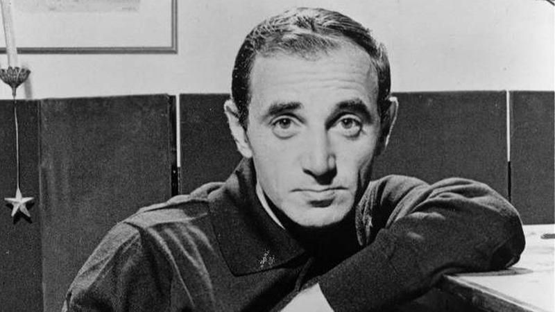 Ейфелеву вежу підсвітили в пам'ять про Азнавура – одного з найвідоміших співаків ХХ століття Ейфелеву вежу підсвітили в пам'ять про Азнавура – одного з найвідоміших співаків ХХ століття