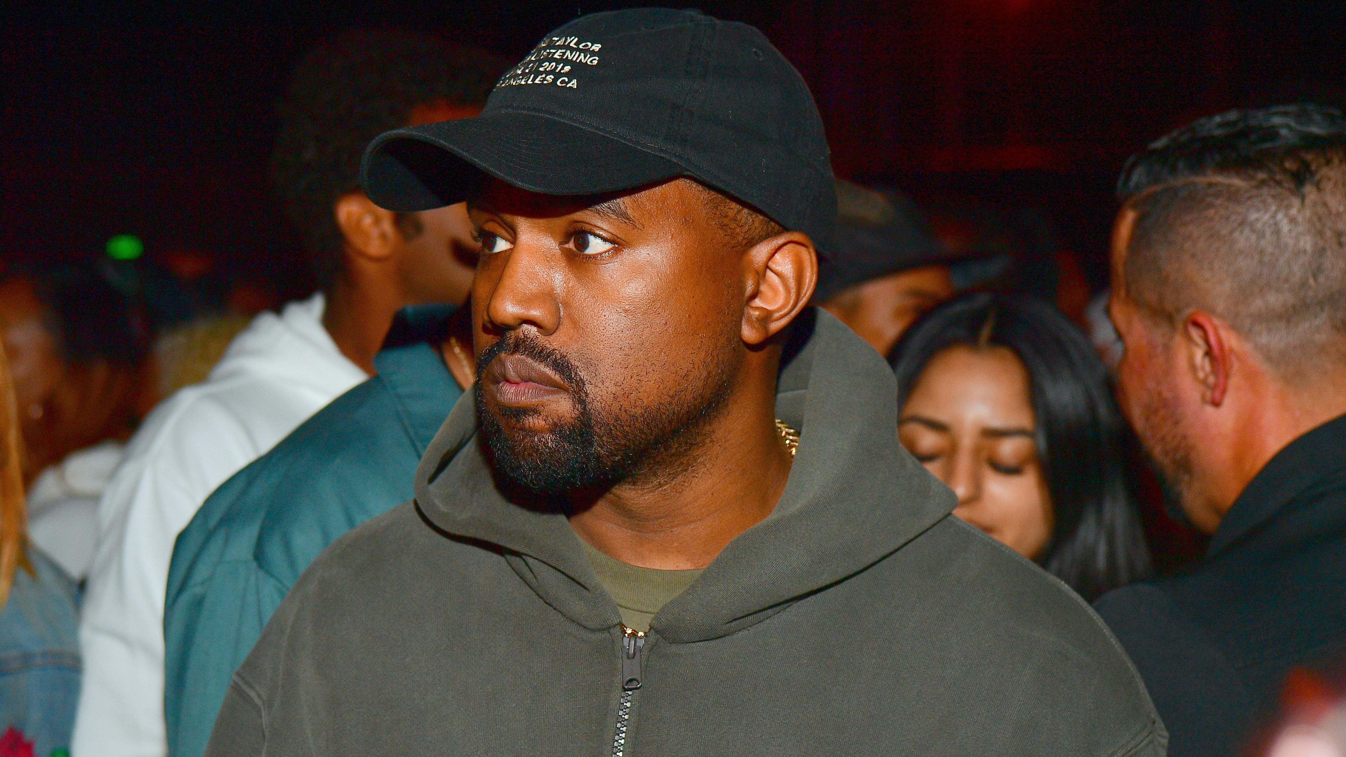 Каньє Вест видалив всі сторінки в соцмережах Каньє Вест видалив всі сторінки в соцмережах