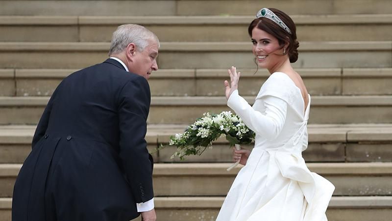 Весілля принцеси Євгенії і Джека Бруксбенка: фото розкішної сукні нареченої 