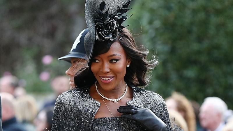 Леді в чорному: Наомі Кемпбелл показала елегантний образ на королівському весіллі Леді в чорному: Наомі Кемпбелл показала елегантний образ на королівському весіллі