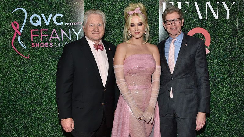 Кеті Перрі приміряла образ звабливої ляльки: фото Кеті Перрі приміряла образ звабливої ляльки: фото