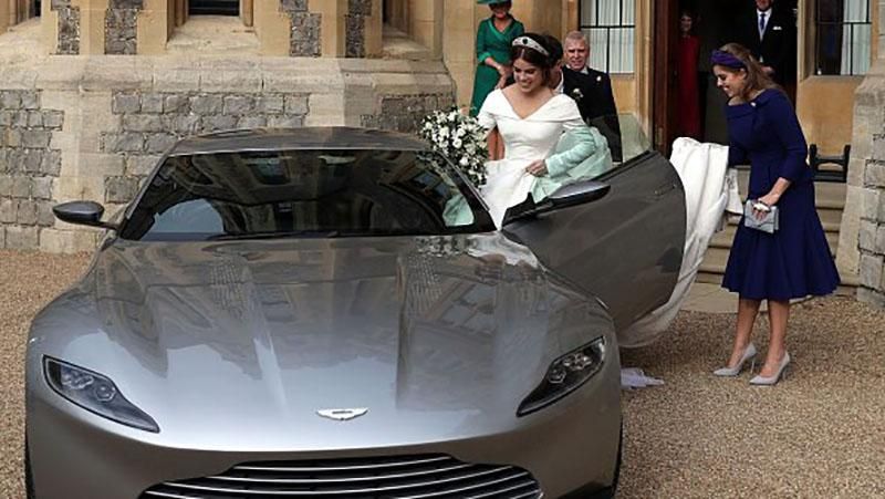 Свадьба принцессы Евгении и Джека Бруксбэнка: молодые приехали на вечеринку в авто Джеймса Бонда