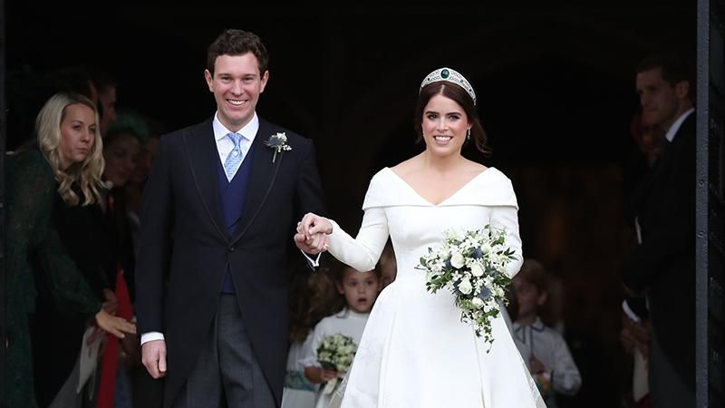Королівська сім'я опублікувала офіційні фото весілля принцеси Євгенії та Джека Бруксбенка