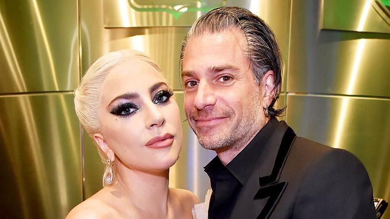 Леди Гага обручилась со своим 49-летним бойфрендом: неожиданные детали