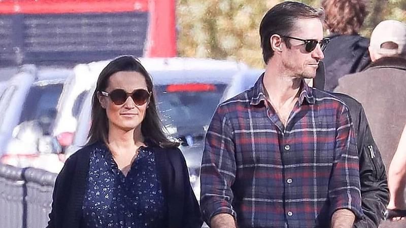 Пиппа Миддлтон впервые вышла на публику после рождения ребенка: фото Пиппа Миддлтон впервые вышла на публику после рождения ребенка: фото