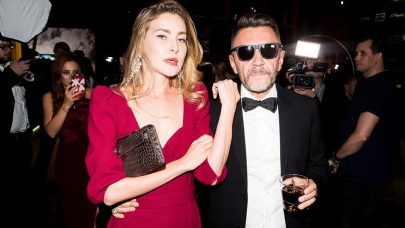 Сергій Шнуров знову одружився з набагато молодшою дівчиною, – ЗМІ Сергій Шнуров знову одружився з набагато молодшою дівчиною, – ЗМІ