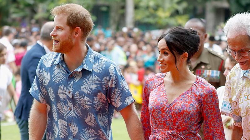 Меган Маркл засвітила сукню за майже 2 тисячі доларів: яскраві фото Меган Маркл засвітила сукню за майже 2 тисячі доларів: яскраві фото