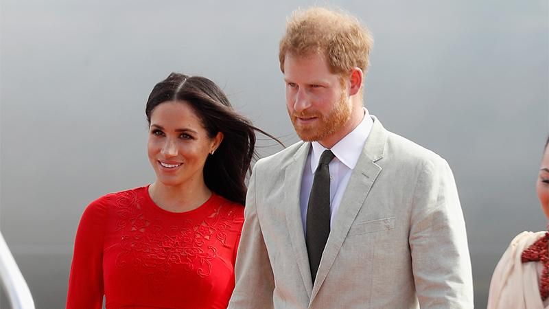 Меган Маркл осоромилась під час ефектного виходу: кумедні деталі Меган Маркл осоромилась під час ефектного виходу: кумедні деталі