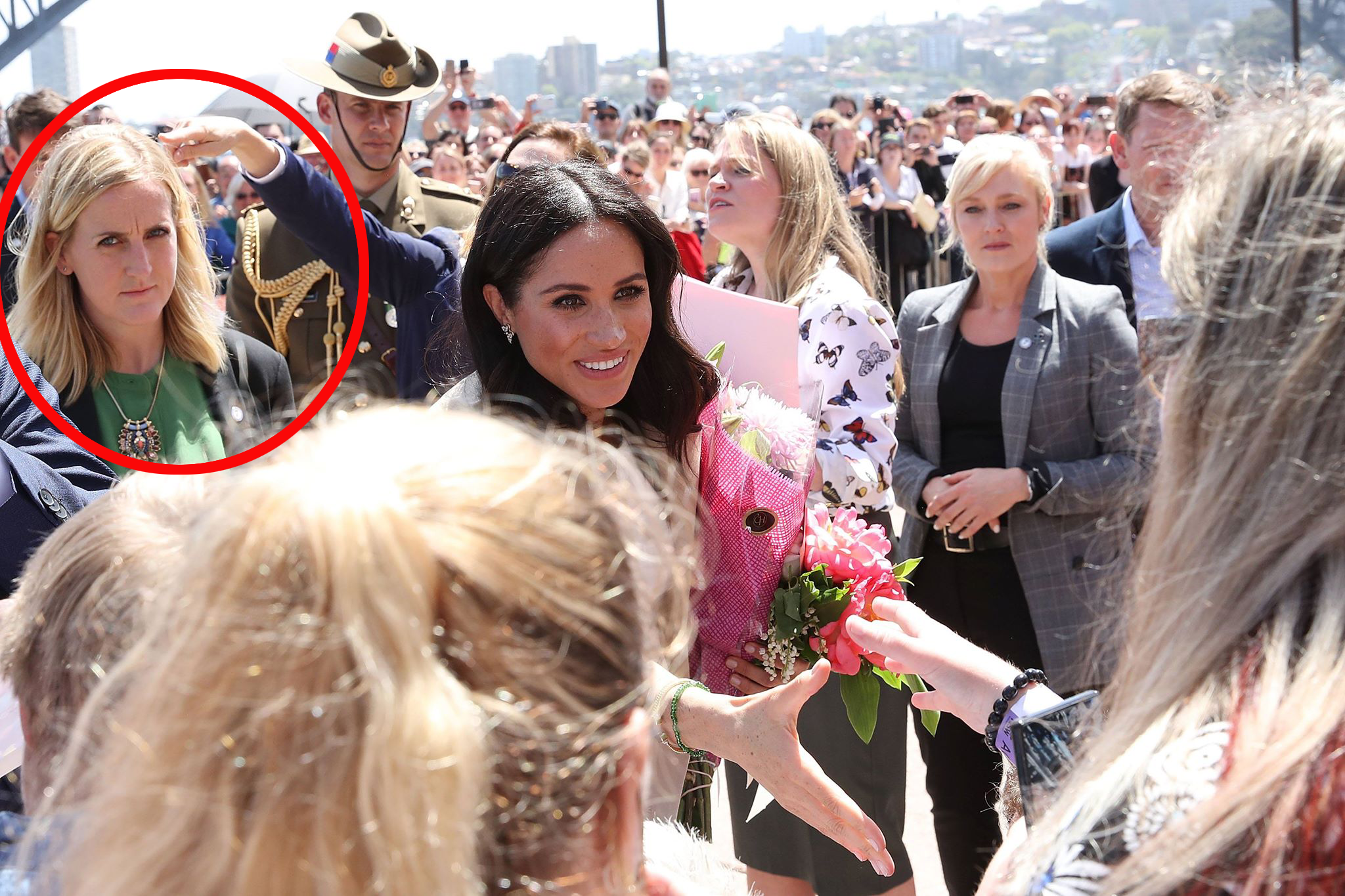 Особистий охоронець Меган Маркл: чому герцогиню захищає жінка – пояснення з фото Особистий охоронець Меган Маркл: чому герцогиню захищає жінка – пояснення з фото