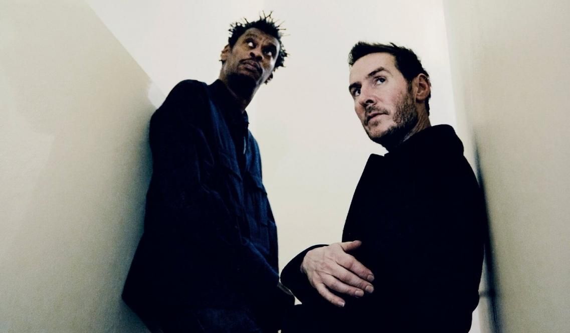 Massive Attack випускають незвичний альбом – у вигляді аерозольних фарб Massive Attack випускають незвичний альбом – у вигляді аерозольних фарб
