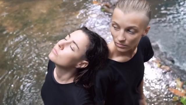 Популярному російському гурту "Дві Маші" заборонили в'їзд в Україну: відомо чому