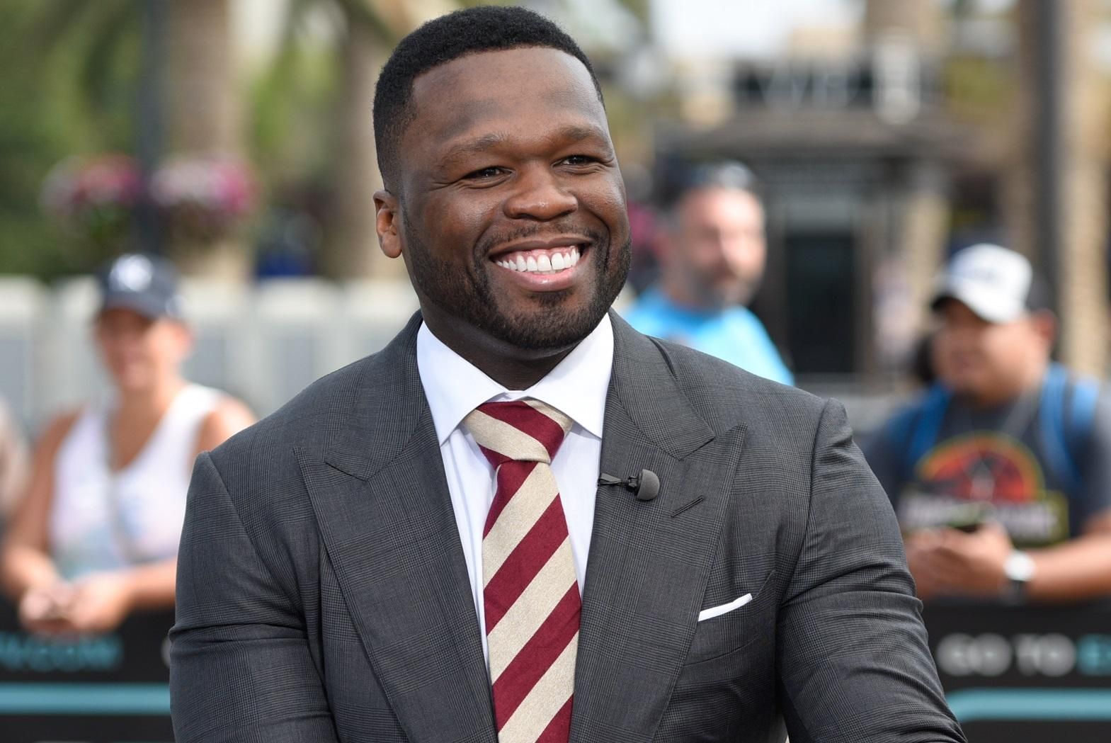 50 Cent выкупил 200 билетов на концерт конкурента, чтобы тот выступал в полупустом зале 50 Cent выкупил 200 билетов на концерт конкурента, чтобы тот выступал в полупустом зале
