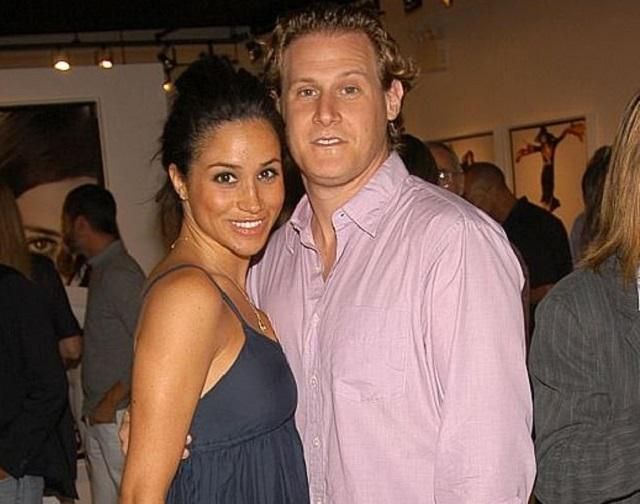 Дієтолог, тренер і няня: Меган Маркл змусила екс-чоловіка підписати "договір про вагітність" Дієтолог, тренер і няня: Меган Маркл змусила екс-чоловіка підписати "договір про вагітність"