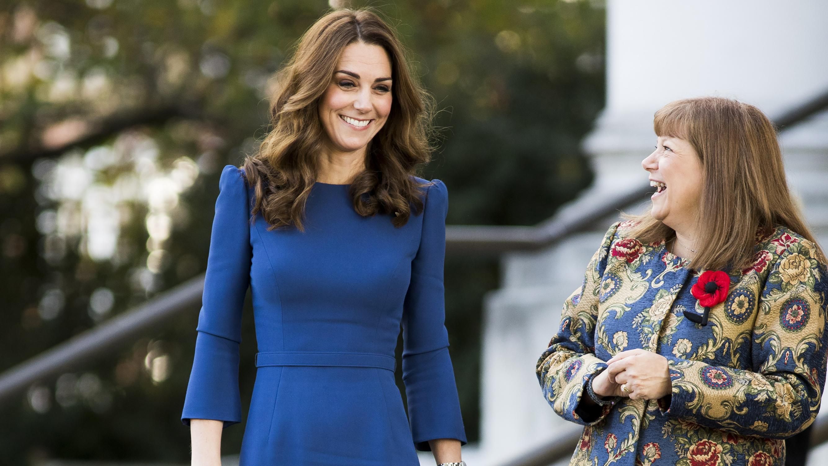 Кейт Міддлтон відзначила День перемир’я у чарівній синій сукні: фото Кейт Міддлтон відзначила День перемир’я у чарівній синій сукні: фото