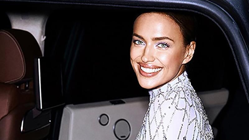 Модель Ирина Шейк засветила роскошное платье на королевском приеме: фото Модель Ирина Шейк засветила роскошное платье на королевском приеме: фото