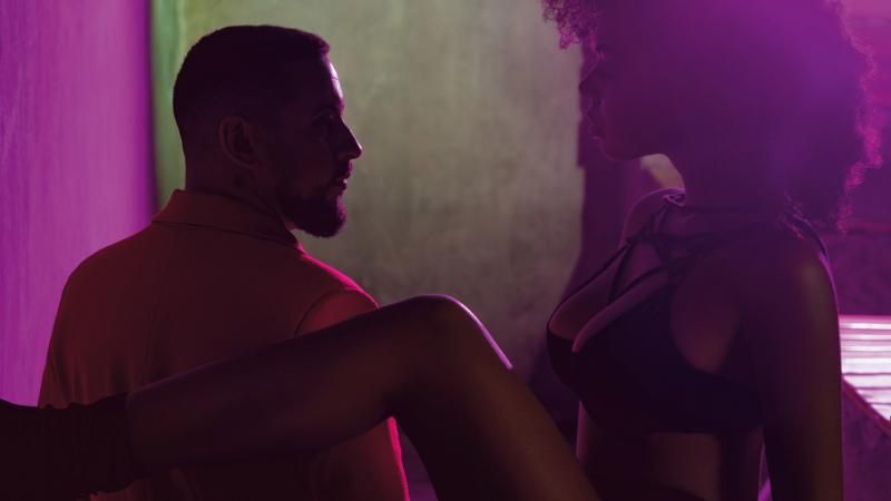 Монатик снялся в пикантной фотосессии с обнаженными моделями: фото Монатик снялся в пикантной фотосессии с обнаженными моделями: фото