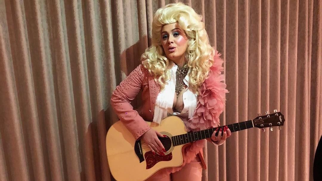 Після новин про возз’єднання: Адель показала, як фанатіла від Spice Girls в дитинстві Після новин про возз’єднання: Адель показала, як фанатіла від Spice Girls в дитинстві