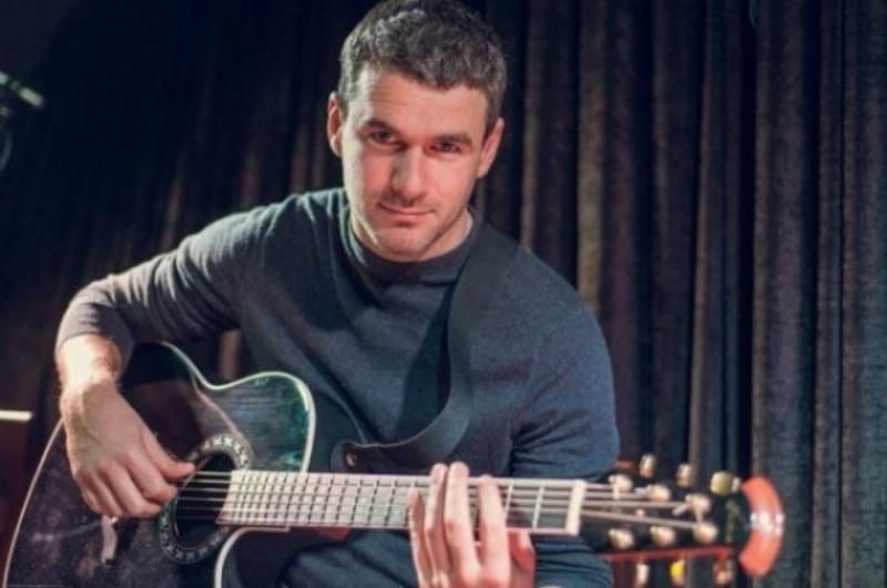 Обікрали автомобіль українського співака Арсена Мірзояна: фото Обікрали автомобіль українського співака Арсена Мірзояна: фото