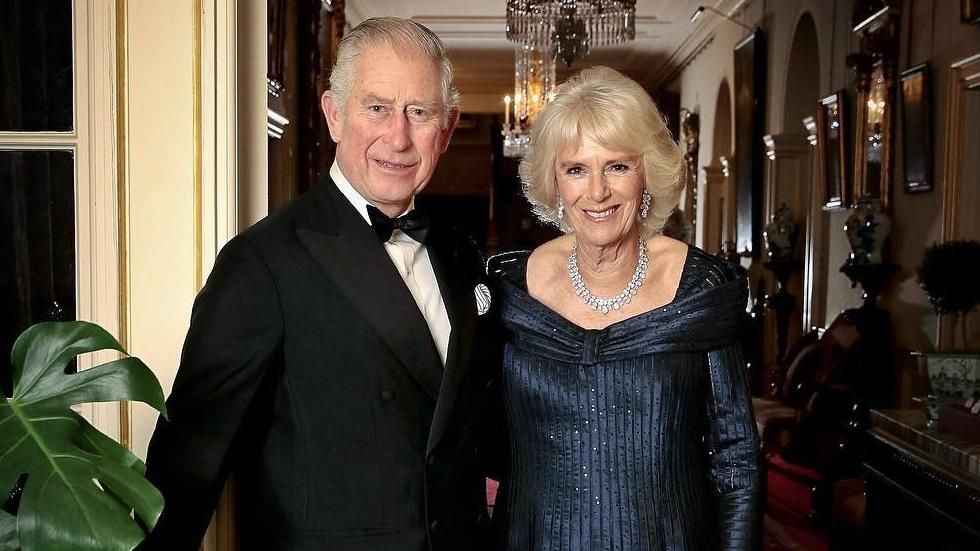 Как праздновал свои 70 принц Чарльз: первые фото именинника и других членов королевской семьи