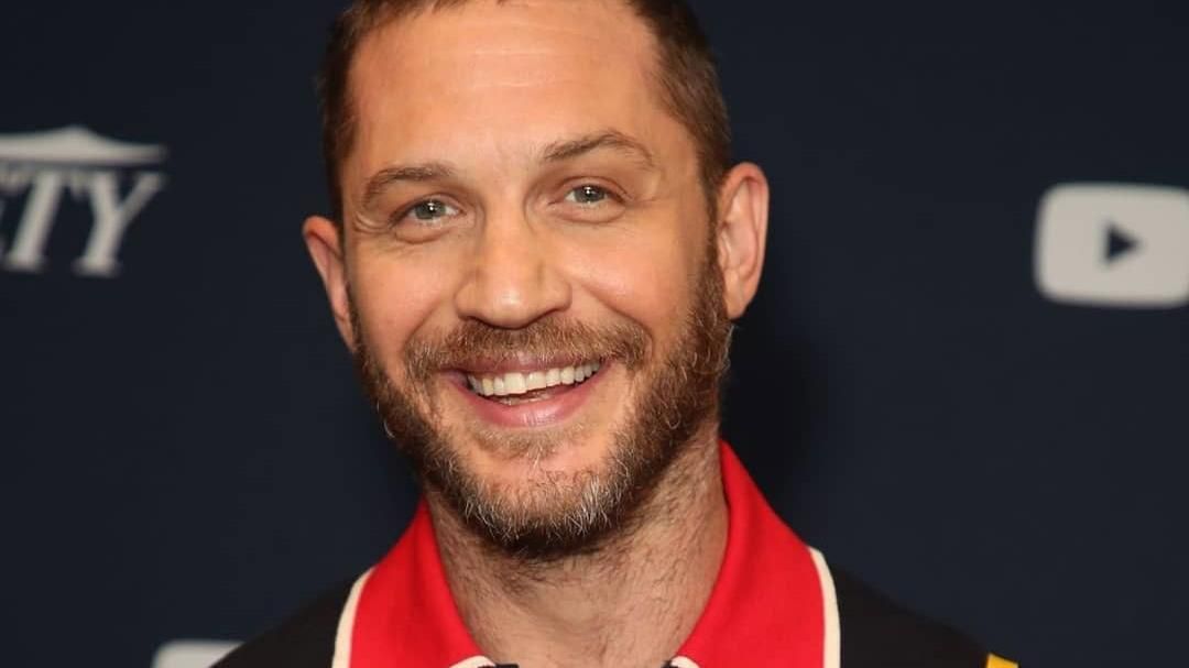 Зірка "Веном" Том Гарді отримав почесну королівську відзнаку: ефектні фото Зірка "Веном" Том Гарді отримав почесну королівську відзнаку: ефектні фото