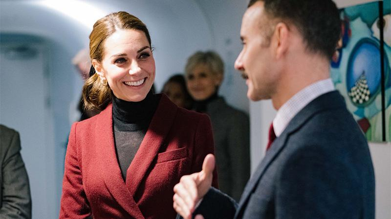 Кейт Миддлтон пришла на мероприятие в короткой юбке: фотофакт