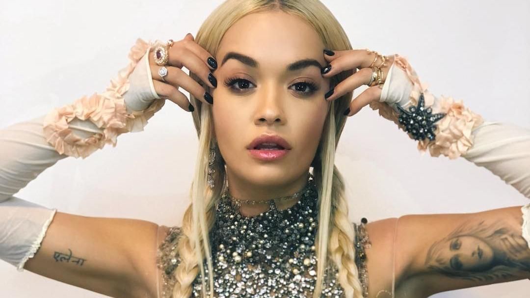 Зажигательная Рита Ора: топ-10 эффектных выходов певицы Зажигательная Рита Ора: топ-10 эффектных выходов певицы