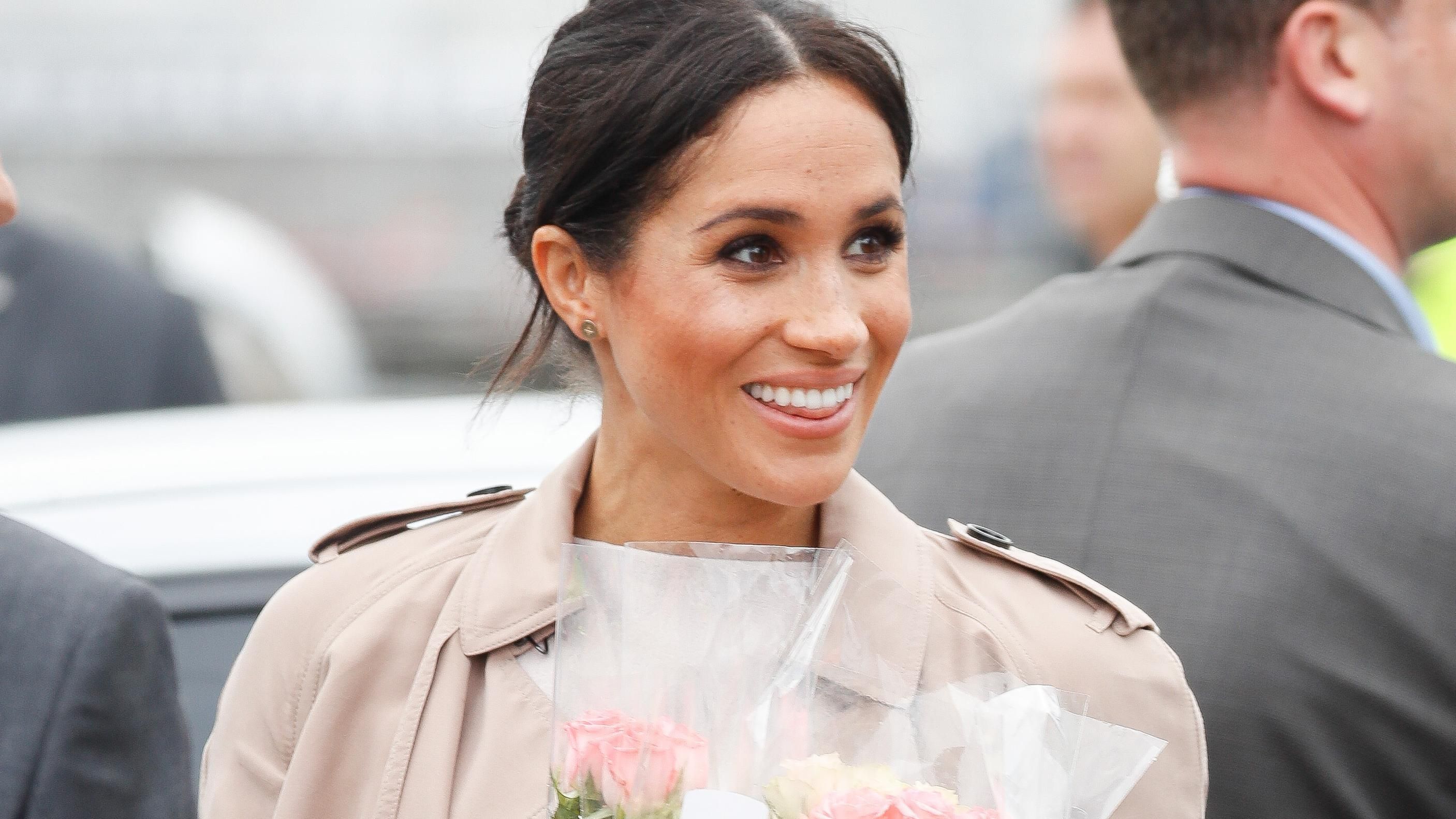 С другим мужчиной: в сети появилось неожиданное фото Меган Маркл С другим мужчиной: в сети появилось неожиданное фото Меган Маркл