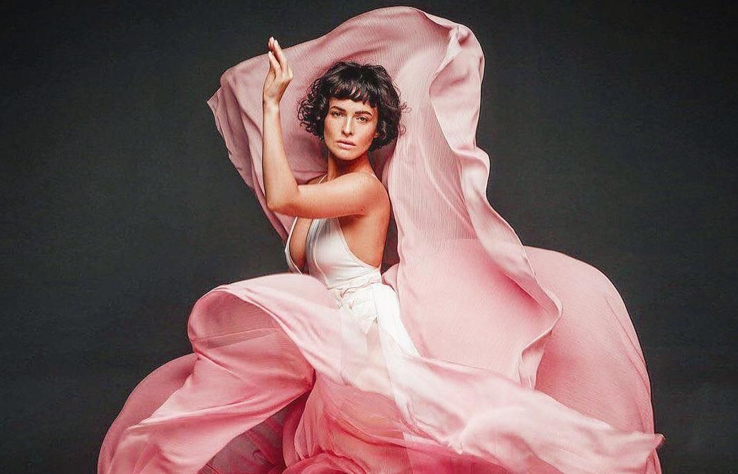 "Бонжур, Париж": як Даша Астаф'єва підкорила столицю Франції "Бонжур, Париж": як Даша Астаф'єва підкорила столицю Франції