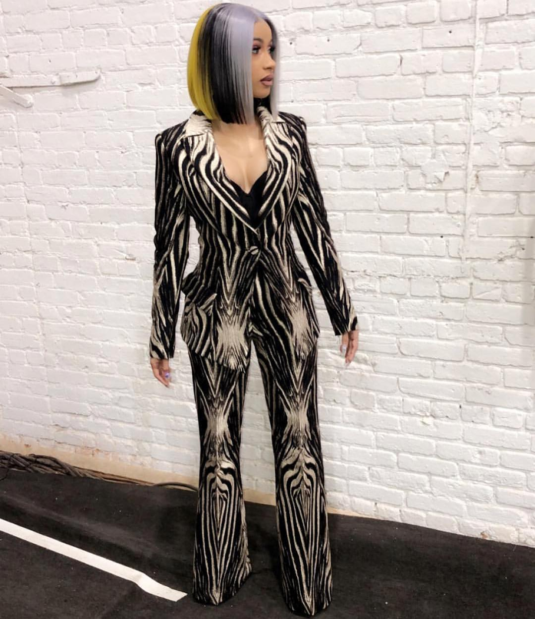 Cardi B проигнорировала судебное заседание из-за яркой фотосессии в Майами: фото