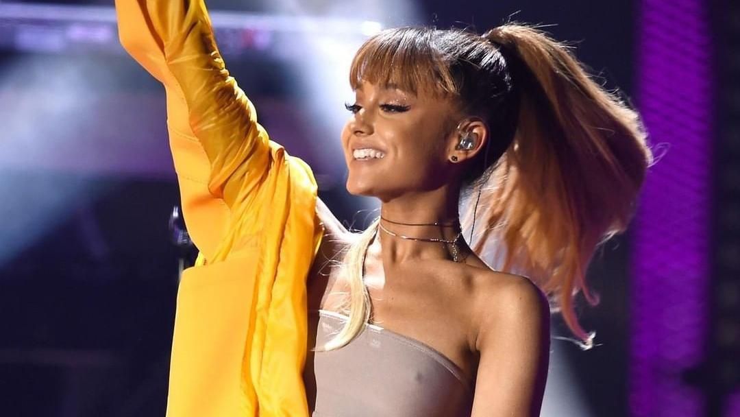 Кліп Аріани Гранде побив рекорд, який раніше змогла поставити лише Адель Кліп Аріани Гранде побив рекорд, який раніше змогла поставити лише Адель