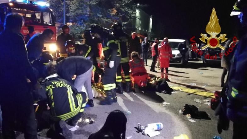 6 человек погибли и более 100 пострадавших в результате давки на рэп-концерте в Италии