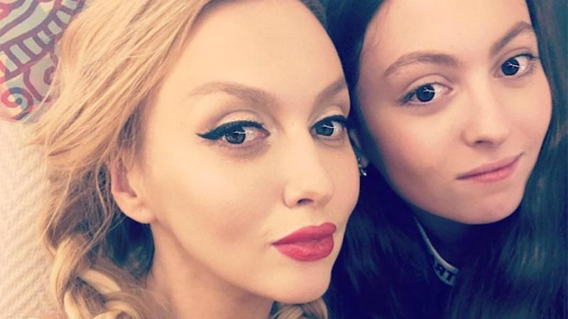 Оля Полякова похизувалась творчими досягненнями доньки: відео Оля Полякова похизувалась творчими досягненнями доньки: відео