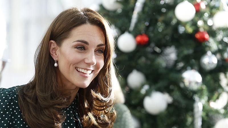 Кейт Миддлтон очаровала стильным платьем во время публичного выхода: фото Кейт Миддлтон очаровала стильным платьем во время публичного выхода: фото