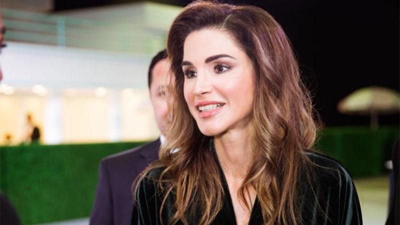 Королева Иордании засветила элегантное платье от масс-маркета: фотофакт