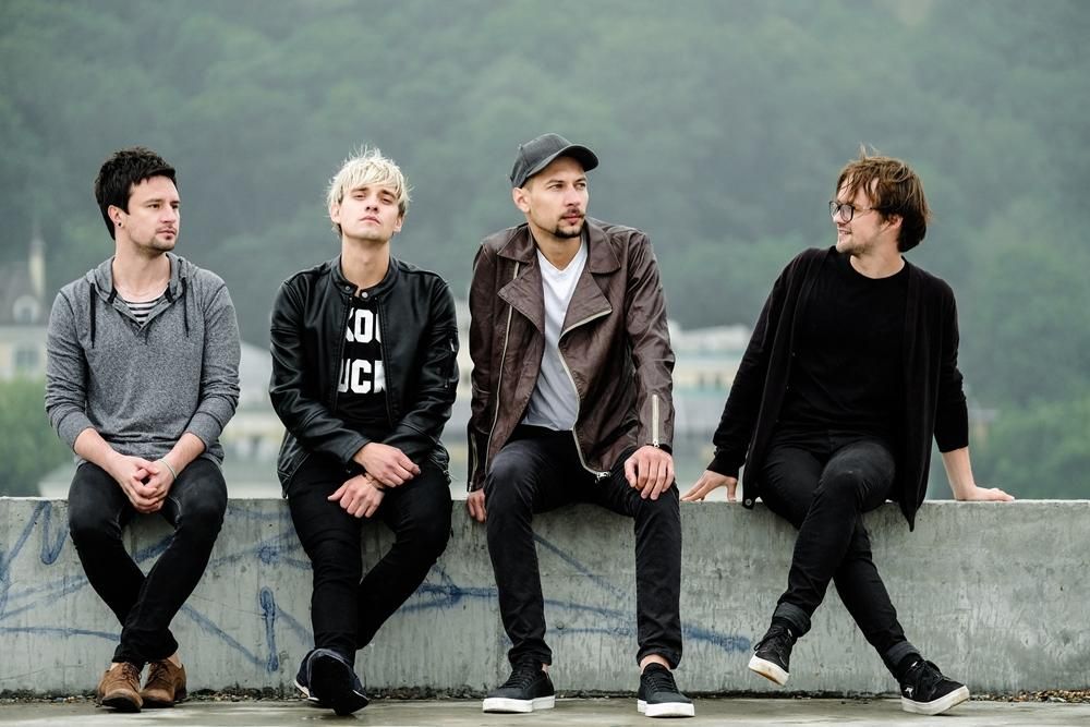 В стилі The Rolling Stones: український гурт Fontaliza презентував відео з газетних заголовків В стилі The Rolling Stones: український гурт Fontaliza презентував відео з газетних заголовків