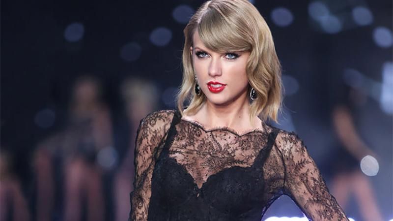 5 спекотних кліпів Тейлор Свіфт, які розбурхали мережу 5 спекотних кліпів Тейлор Свіфт, які розбурхали мережу