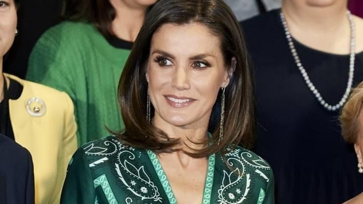Королева Летиція засвітила вишукану сукню смарагдового кольору: яскраві фото Королева Летиція засвітила вишукану сукню смарагдового кольору: яскраві фото