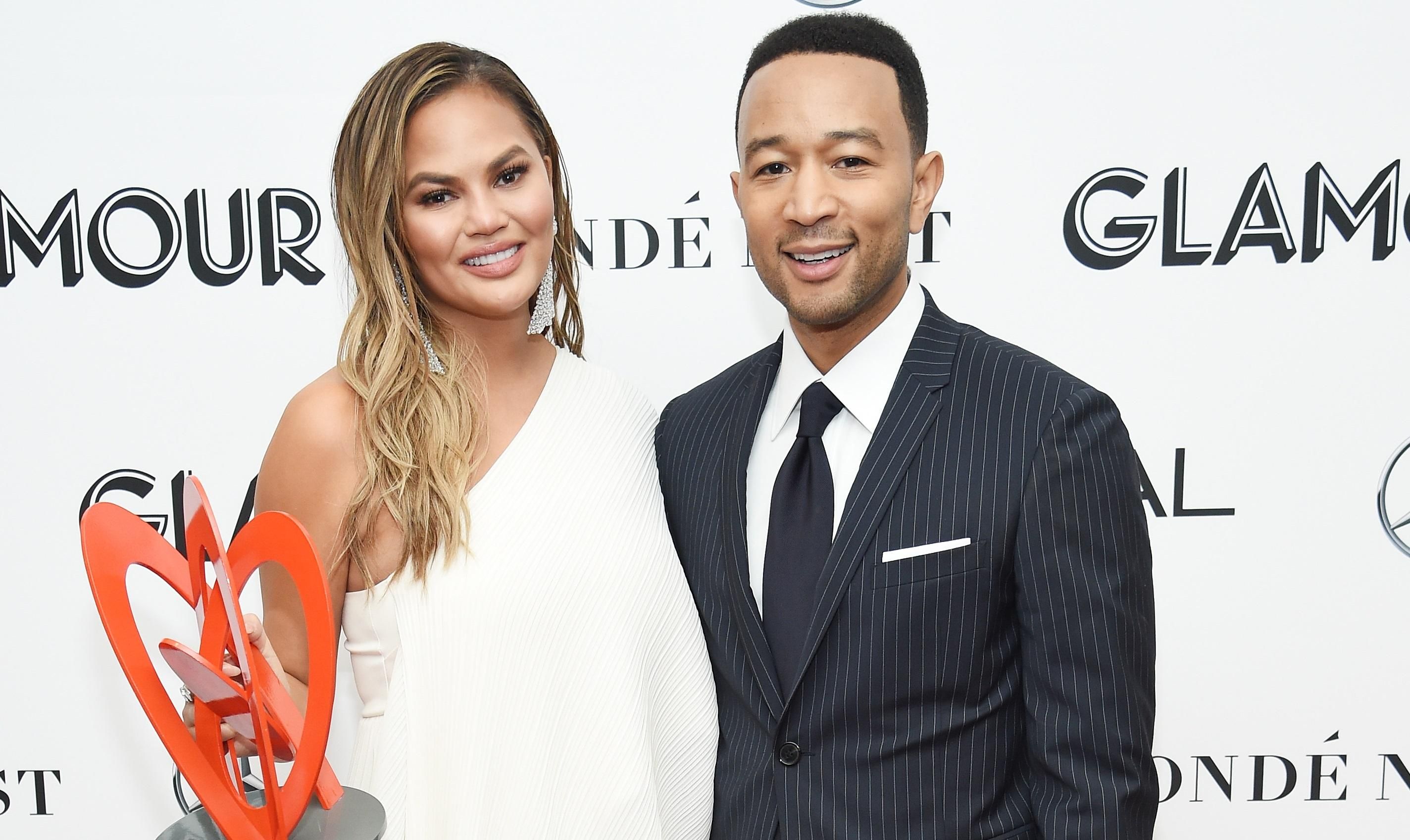 У коробці з-під підгузників: Кріссі Тейген показала кумедне відео з дітьми У коробці з-під підгузників: Кріссі Тейген показала кумедне відео з дітьми