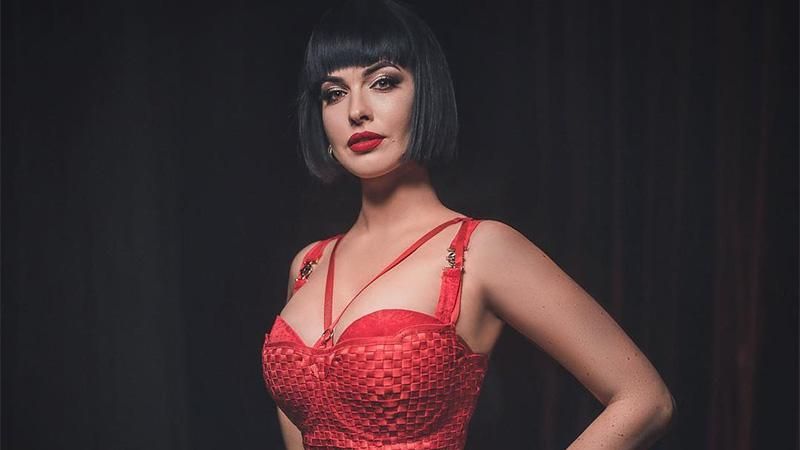 Насолоджувались одна одною, – Даша Астаф'єва розповіла про поцілунок з Ольою Поляковою Насолоджувались одна одною, – Даша Астаф'єва розповіла про поцілунок з Ольою Поляковою