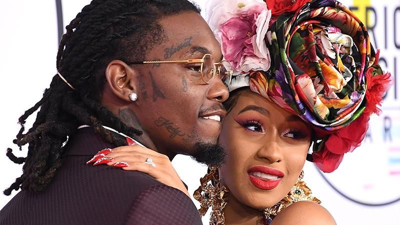 Майже розлучена Cardi B отримала романтичний сюрприз від екс-коханого: відео Майже розлучена Cardi B отримала романтичний сюрприз від екс-коханого: відео
